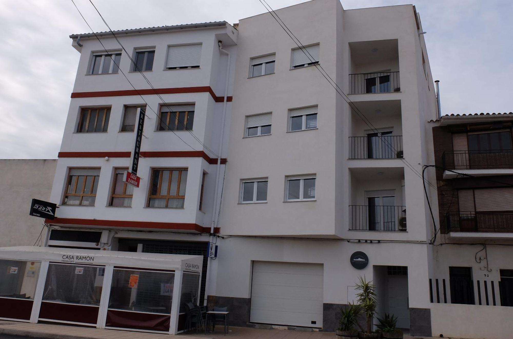 Gegant De Pedra Apartaments Adzaneta Kültér fotó