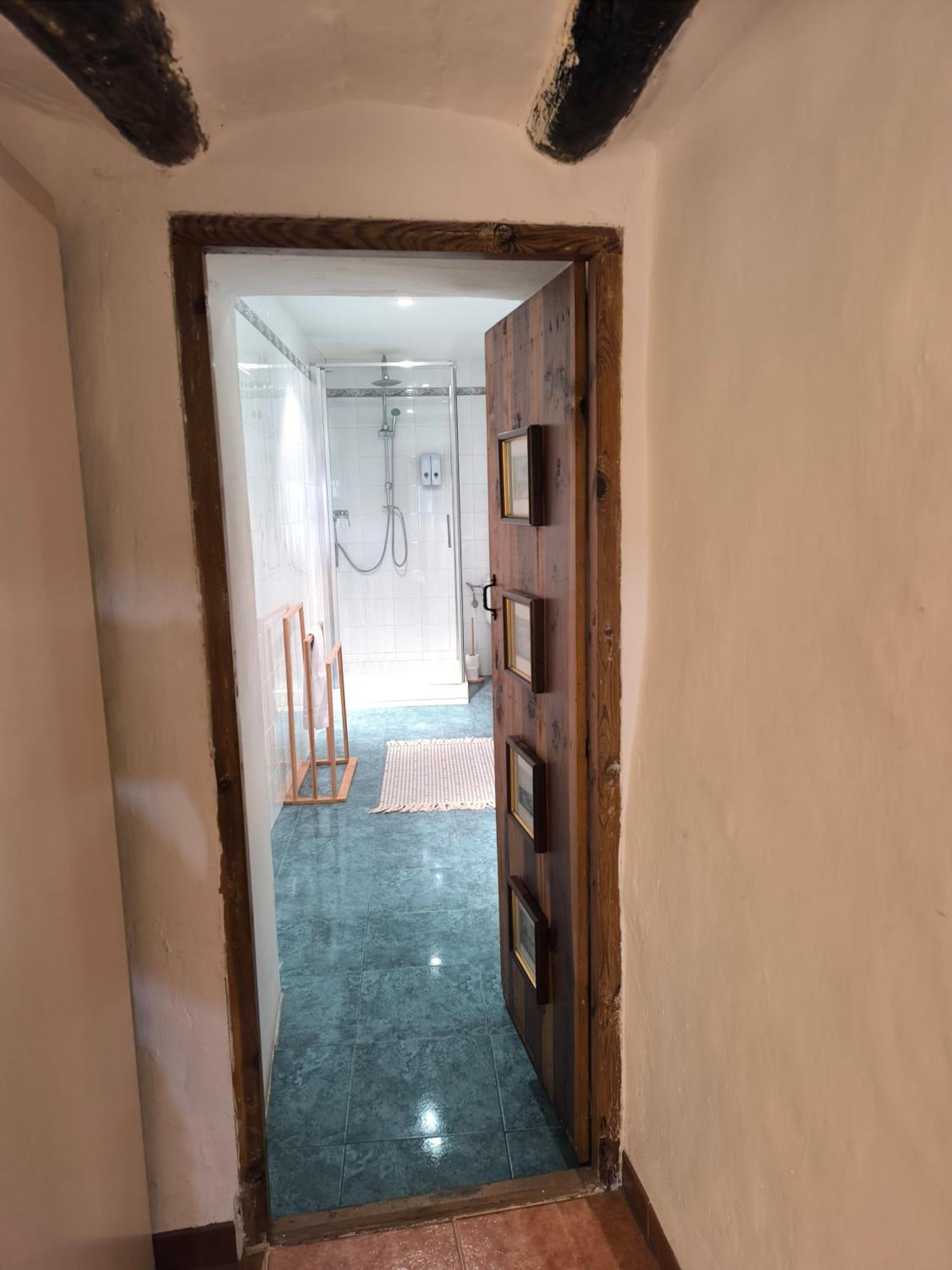 Gegant De Pedra Apartaments Adzaneta Kültér fotó