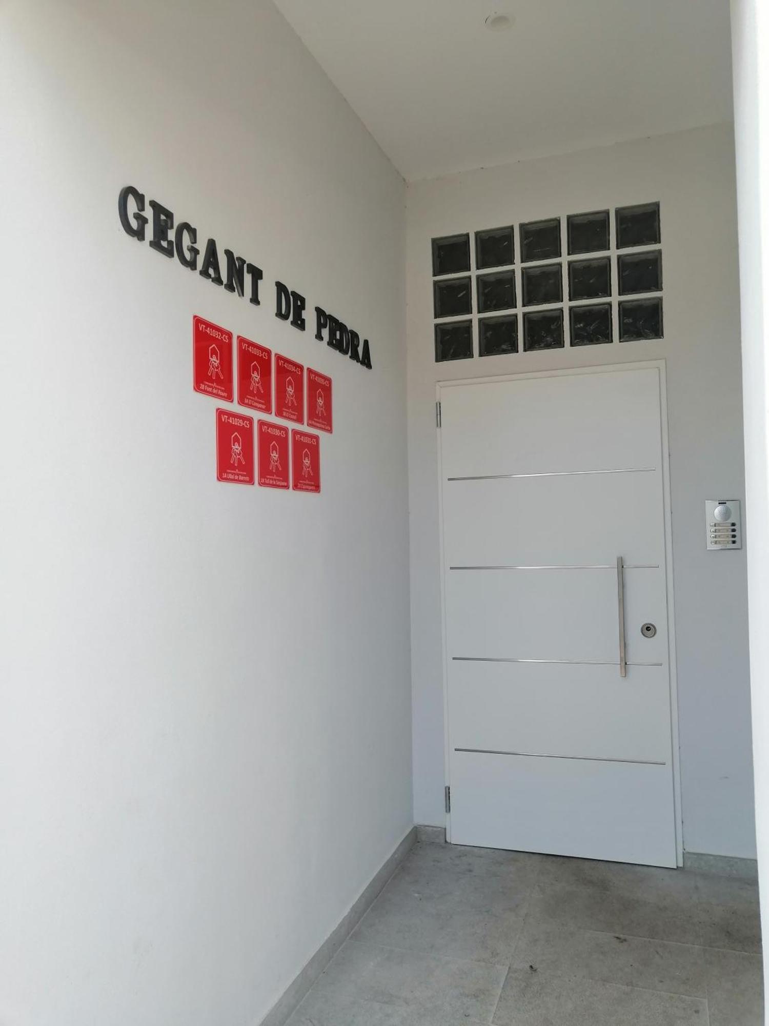 Gegant De Pedra Apartaments Adzaneta Kültér fotó